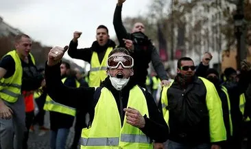 Fransa’da ‘Sarı Yelekliler’ 2 ay sonra yeniden sokağa döküldü