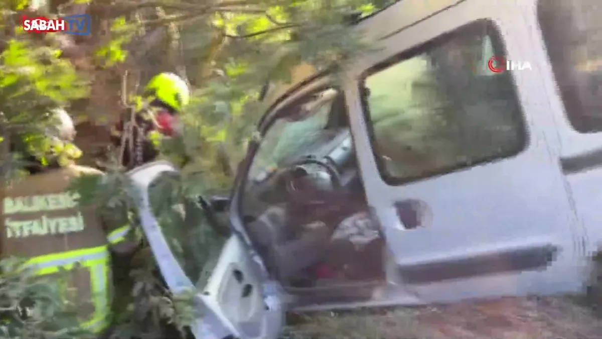 Sındırgı’da trafik kazasında sürücü sıkıştığı yerden kurtarıldı | Video videosunu izle Sındırgı’da trafik kazasında sürücü sıkıştığı yerden kurtarıldı | Video videosunu izle