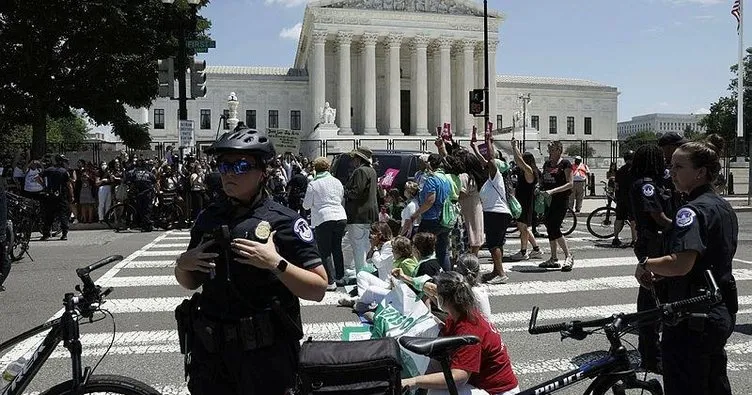 ABD’de 17 Kongre üyesi protestoda gözaltına alındı