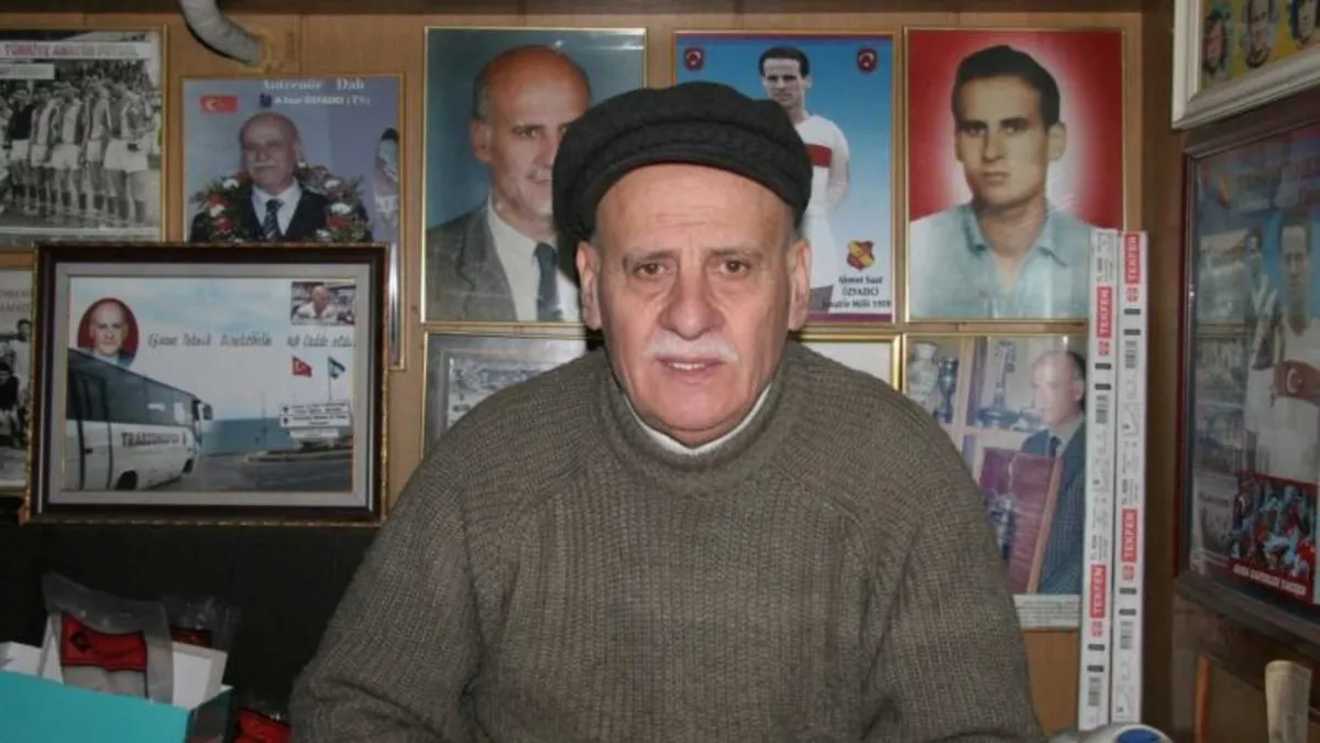 Trabzonspor'un efsane teknik direktörü Ahmet Suat Özyazıcı vefatının 2. yılında anılıyor