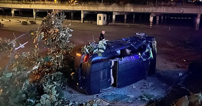Bursa’da iki otomobil çarpıştı: 4 kişi yaralandı