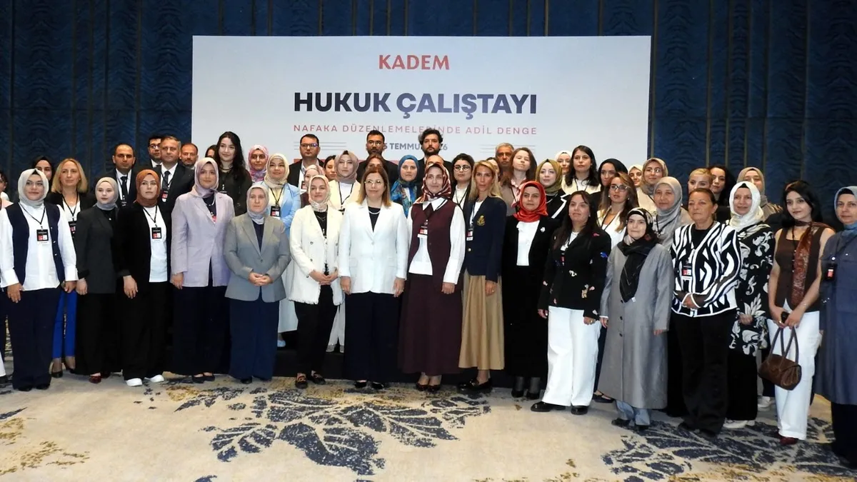Kadın ve Demokrasi Vakfı (KADEM) tarafından düzenlenen nafaka hukuku çalıştayından genel bir görünüm.