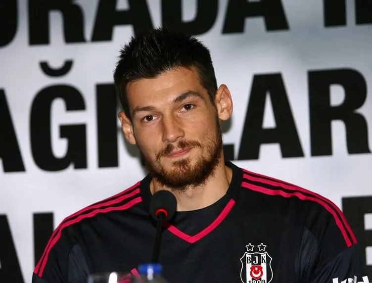 Beşiktaş’ın yeni transferleri imzayı attı