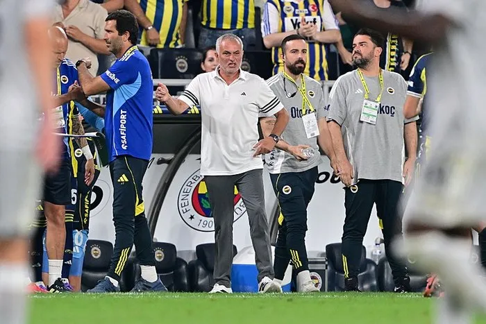 jose-mourinhodan-mac-sonu-tepki-onlar-farkli-seyler-gorebiliyorlar-1755984200381.jpeg