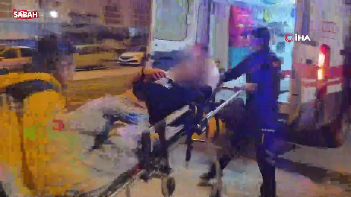 Kütahya’da bıçaklı saldırı: 2 genç yaralandı | Video videosunu izle Kütahya’da bıçaklı saldırı: 2 genç yaralandı | Video videosunu izle