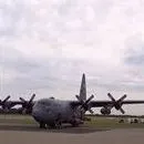 Askeri nakliye uçağı iniş yaparken düştü