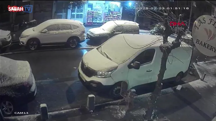 6 katlı binadan atılan çöp aracın camını kırdı | Video