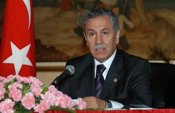 Liderler hangi okullardan mezun oldu?