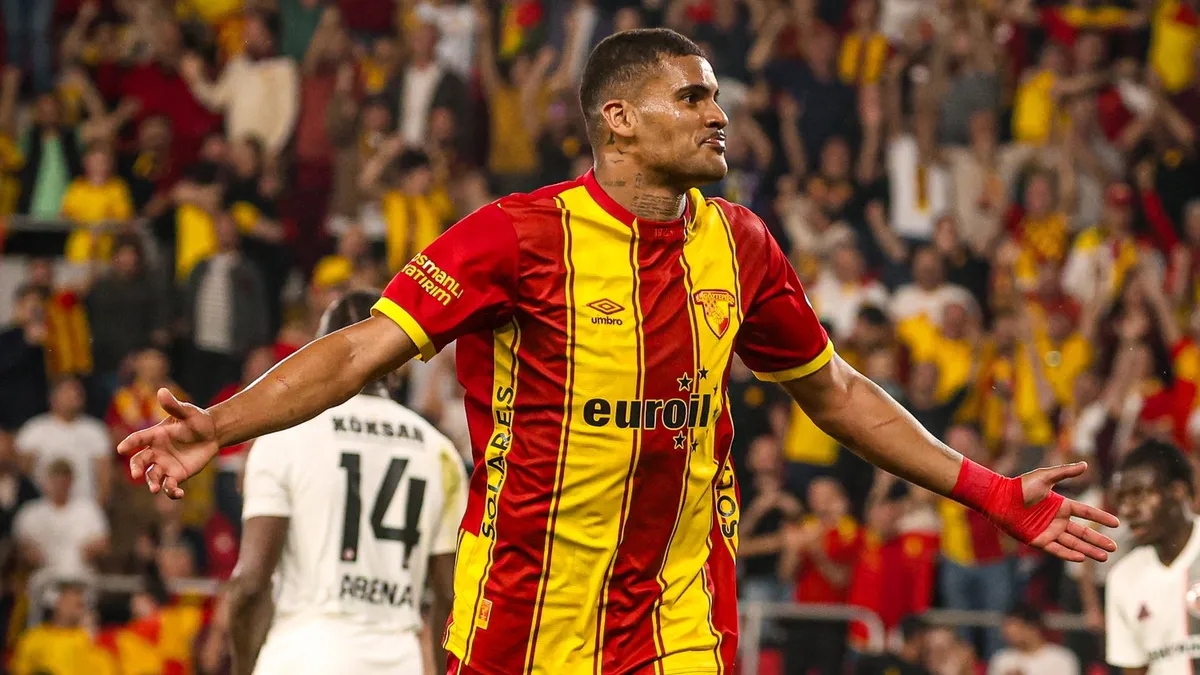 Jeh, Göztepe’den ayrıldı! Sırbistan’a gitti Jeh, Göztepe’den ayrıldı! Sırbistan’a gitti