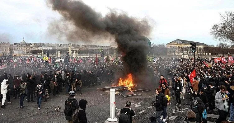 Paris’teki protestolarda 310 kişi gözaltın alındı