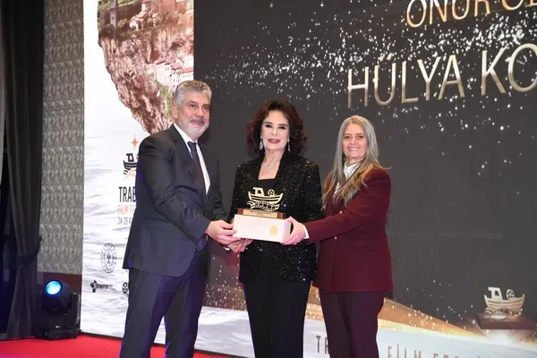 trabzon-film-festivalinde-altin-taka-odulleri-sahiplerini-buldu-1766862285761.jpg