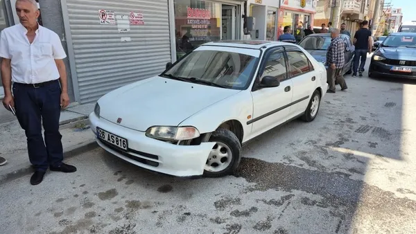 eskisehirde-alkollu-surucu-dehseti-park-halindeki-4-araca-carparak-durabildi-o-surucuye-ceza-kesildi-1782638004806.jpg