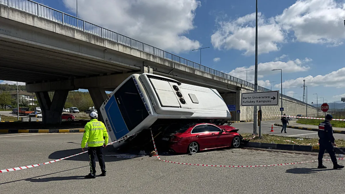 Bartın'da korkutan kaza: 44 Yaralı