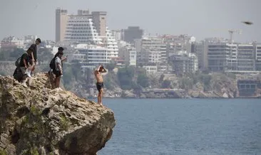 Falez kayalıklardan atlamak beton etkisi yapıyor! Uzmanlar uyardı... #antalya