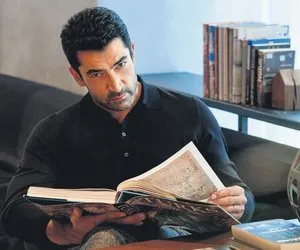 ‘Kim Milyoner Olmak İster’in sunucusu Kenan İmirzalıoğlu ile eşi Sinem Kobal’ın hayatı kızları Lalin’den sonra değişti! Kenan İmirzalıoğlu GÜNAYDIN’a konuştu!