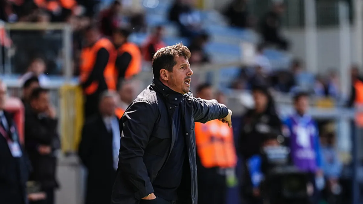 Emre Belözoğlu’ndan İrfan Can Kahveci açıklaması! Emre Belözoğlu’ndan İrfan Can Kahveci açıklaması!