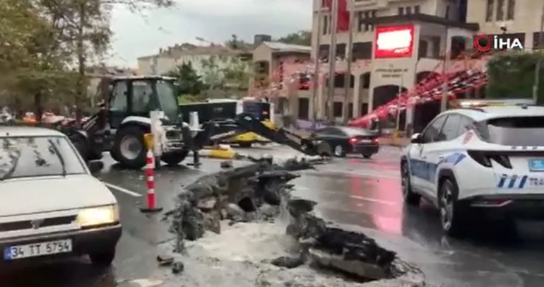 Eyüpsultan’da yol çöktü! Yağış sonrası korkutan manzara