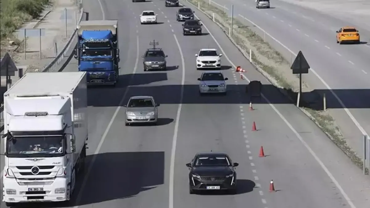 İçişleri Bakanlığı duyurdu: Bayram trafiğine karşı kamyon kısıtlaması