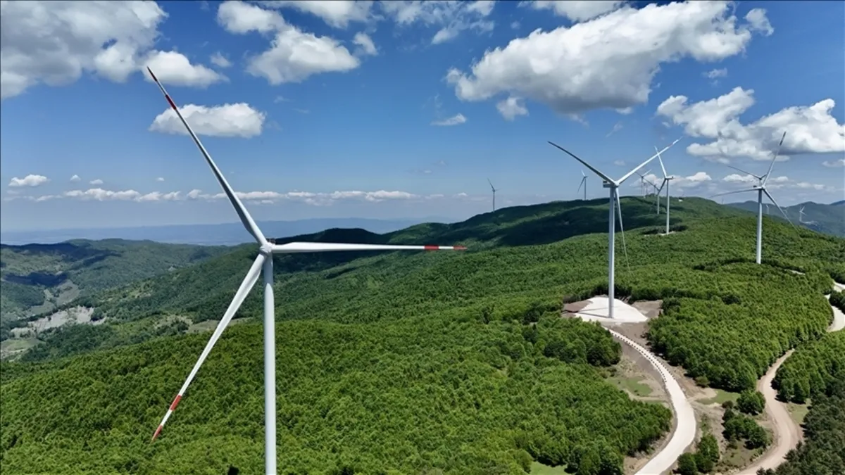 Küresel enerji talebi 2035’e kadar elektriğe kayacak Küresel enerji talebi 2035’e kadar elektriğe kayacak