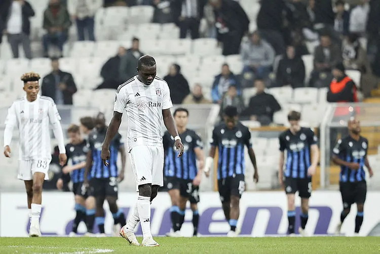 besiktas-evinde-hezimeti-yasadi-36-yil-sonra-bir-ilki-yasadi-1701411439003.jpg