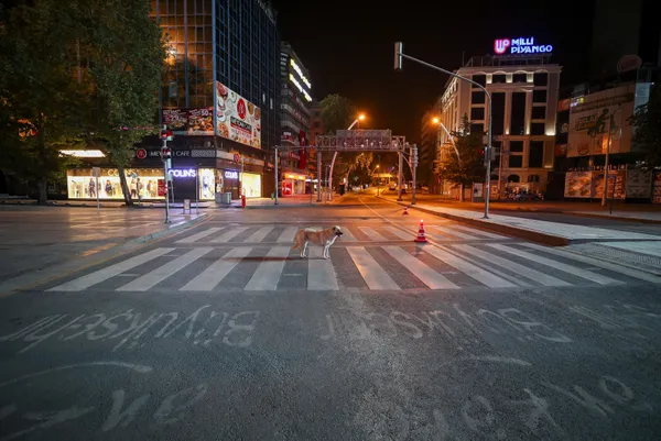 Hafta içi sokağa çıkma yasağı akşam saat kaçta başlıyor? Sokağa çıkma yasağı saatleri değişti!