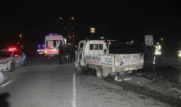 Kırmızı ışıkta duran araçlara kamyonet çarptı: 1 ölü, 6 yaralı #balikesir