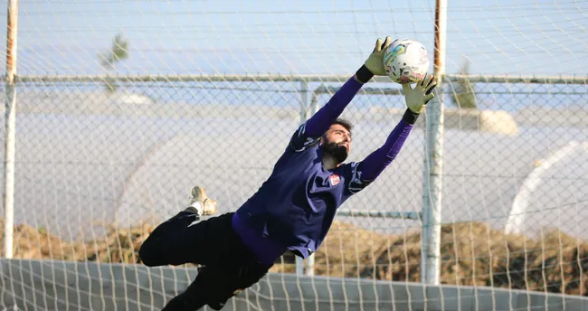 Sivasspor’dan Baver Kuçkar’a geçmiş olsun mesajı Sivasspor’dan Baver Kuçkar’a geçmiş olsun mesajı