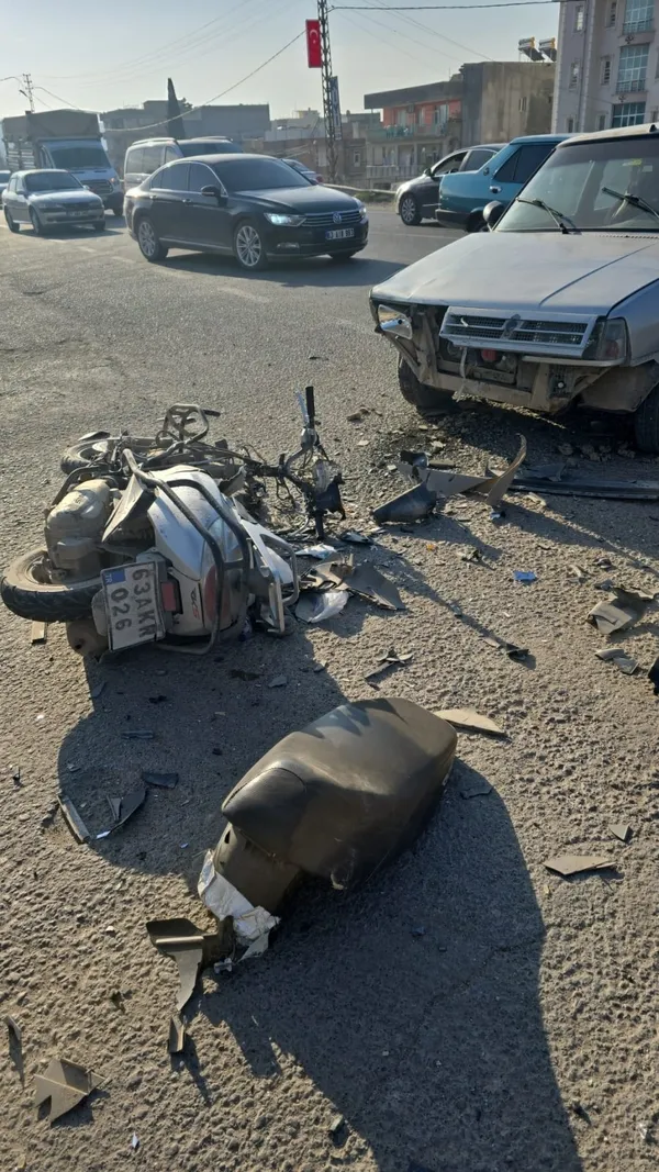 birecikte-otomobil-ile-motosiklet-carpisti-1-agir-yarali-1772608456632.jpg