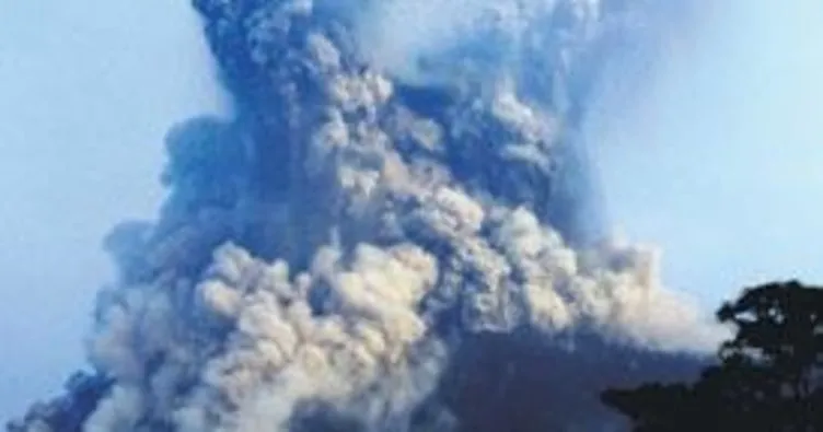 Merapi Yanardağı’nda korkutan patlama