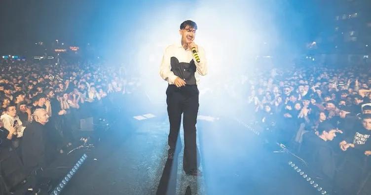 Hayranlarını açık havada Motive etti