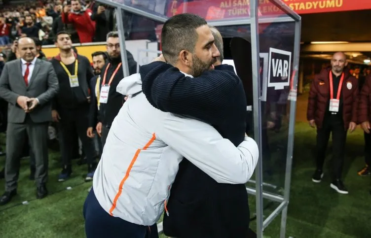 Galatasaray - Başakşehir maçına o anlar damga vurdu! Fatih Terim ve Arda Turan...