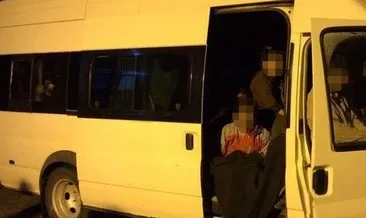 Van’da 14 kişilik minibüsten 54 kaçak çıktı