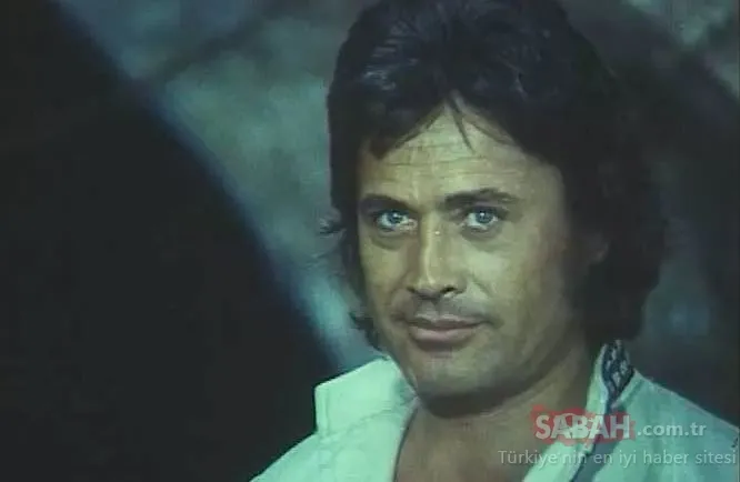 ‘İpekyolu’nun Superman’i olarak anılıyordu! Cüneyt Arkın’ın gerçek mesleğini biliyor muydunuz?