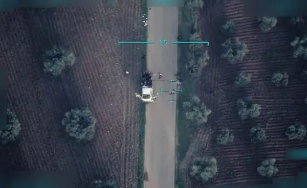 Afrin'de teröristler sivillerin kaçışını engellemek için her yolu deniyor! İşte o görüntüler