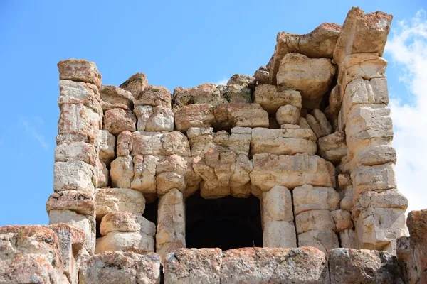 kayseride-bir-800-yillik-gizemli-anit-mezar-1790493624925.jpg