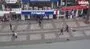 Genç kızların tekme ve yumruklu kavgası kamerada | Video