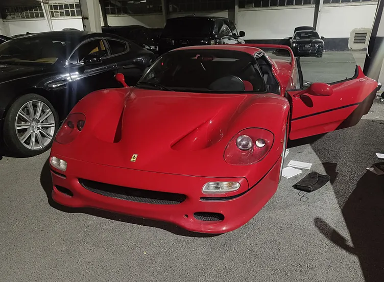 Esad ailesinin lüks araçları görüntülendi: Değeri milyonlarca doları buluyor