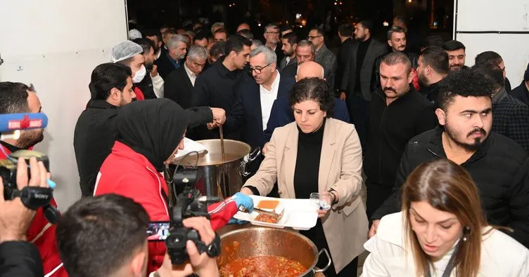 Güngör ve Kirişci, vatandaşların iftar sofrasına misafir oldu