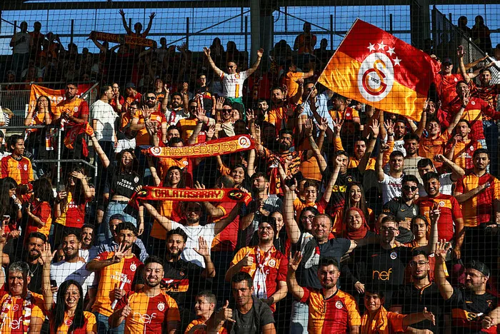 galatasaray-ilk-hazirlik-macinda-maglup-oldu-aslan-avantaji-koruyamadi-1657395844527.jpg
