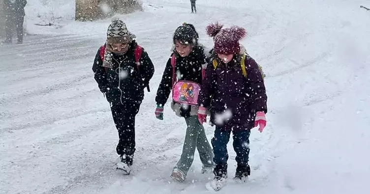 Yarın okullar tatil mi? 30 Aralık Salı kar tatili haberleri takip ediliyor! 1 ilden açıklama geldi