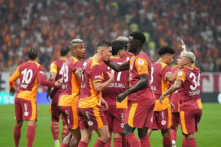 Galatasaray’da yıldız oyuncu için karar çıktı! Taraftarın gözü kulağı o isimdeydi...