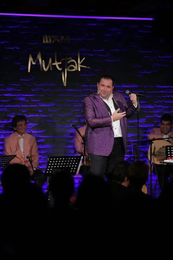 Ata Demirer ‘Sevgilim gelmedi diye size e-posta atayım’