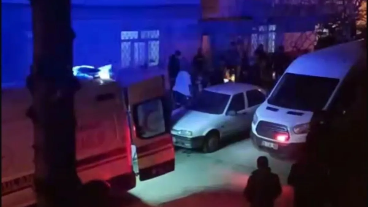 Sokakta tartıştığı husumetlisini tabancayla öldürdü! Başkentte dehşet Sokakta tartıştığı husumetlisini tabancayla öldürdü! Başkentte dehşet