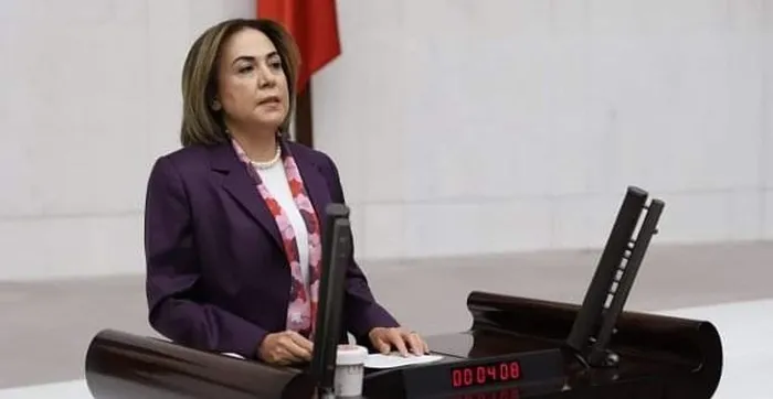 son-dakika-senaryo-chpde-yazildi-ak-partili-vekilin-aracinin-durdurulmasindan-siyasi-operasyon-cikti-1659844688571.jpg