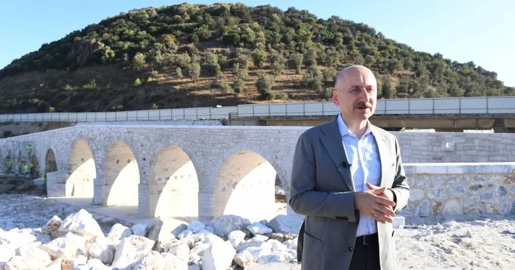 Bakan Karaismailoğlu restore edilen Sarıçay Köprüsü’nü inceledi