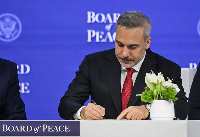 son-dakika-baris-kurulu-icin-imzalar-atildi-gazzedeki-atesi-sondurecegiz-1769082018410.jpg SON DAKİKA| 'Barış Kurulu' için imzalar atıldı: Gazze'deki ateşi söndüreceğiz