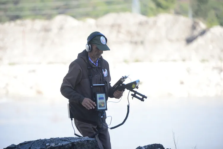 Buse'yi bulmak için 400 bin liralık cihazını alıp geldi