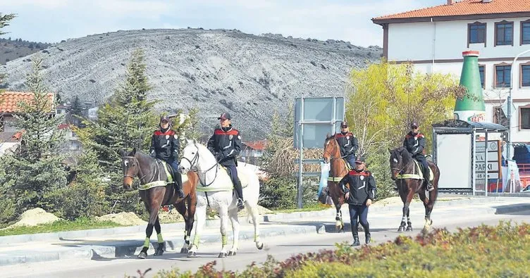 Beypazarı’na atlı polis ekibi