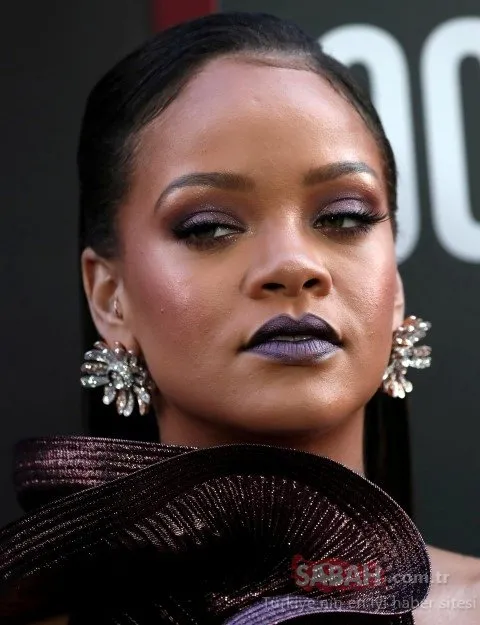 Rihanna'dan sosyal medyayı sallayan paylaşım! İşte Rihanna'nın ilginç özellikleri...
