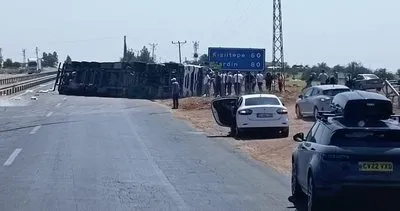 Şanlıurfa'da TIR yola devrildi #sanliurfa